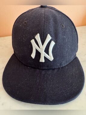 New York Yankees Black Snapback Cap with White NY Logo, Authentic MLB Gear